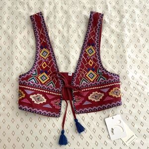 NWT Embroidered Commense Top